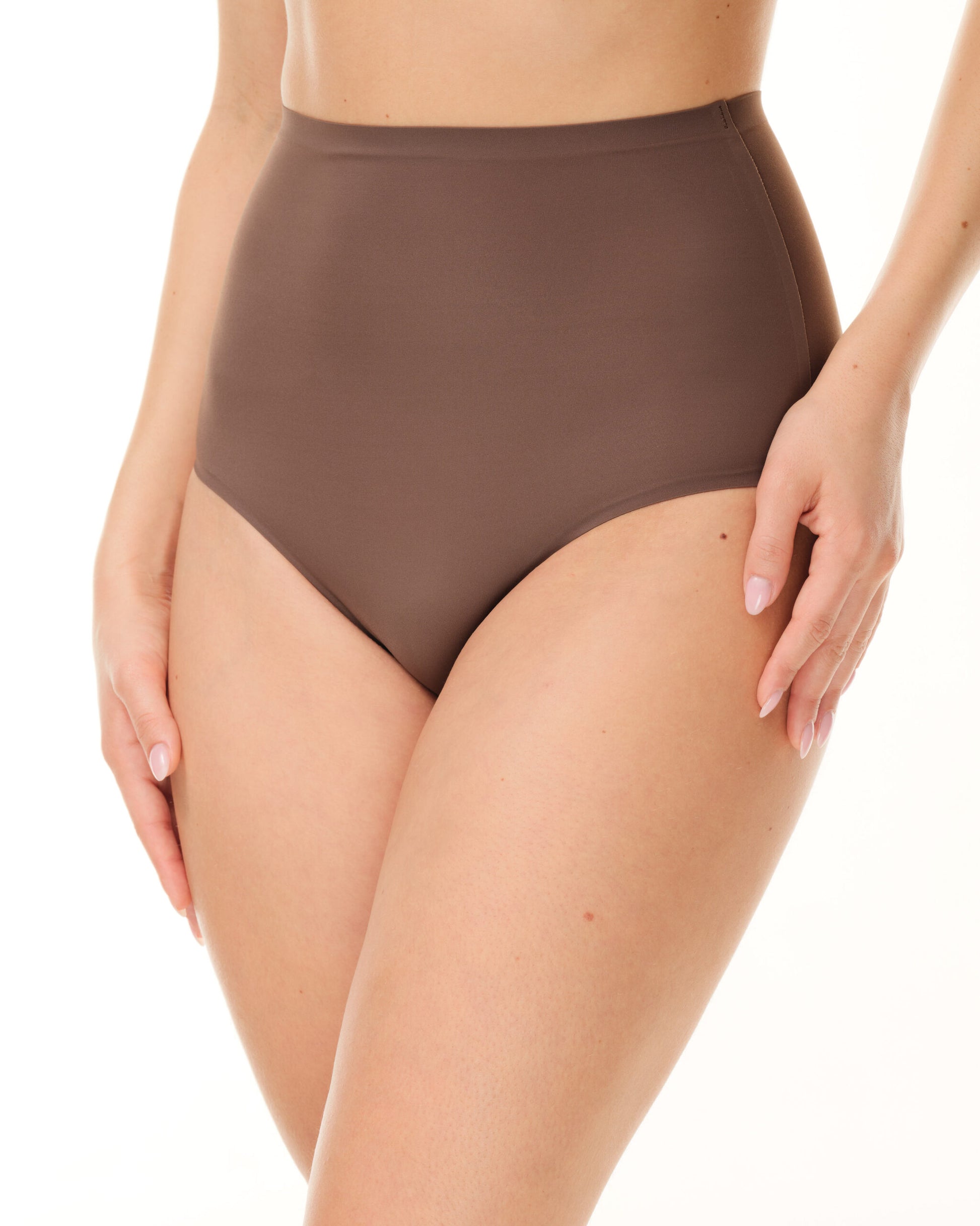 Guainetta in microfibra elasticizzata color cioccolato, vita alta, codice 3151.