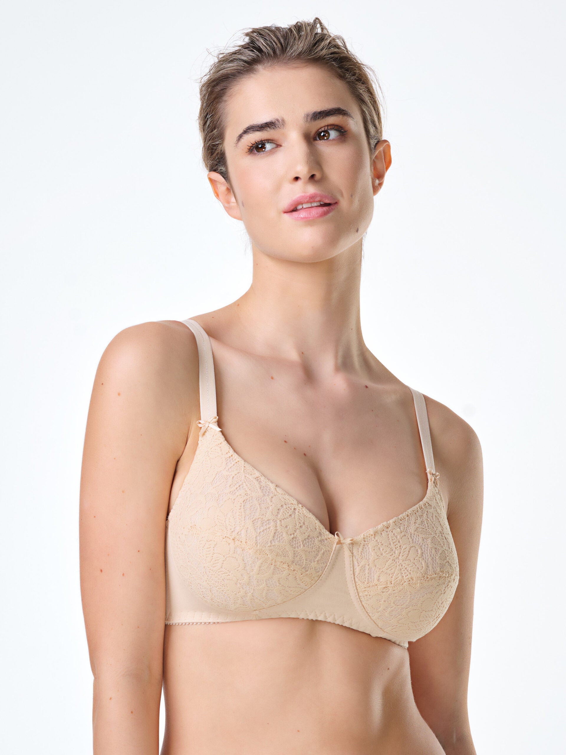 Reggiseno imbottito in cotone elasticizzato e pizzo elastico, colore nudo.
