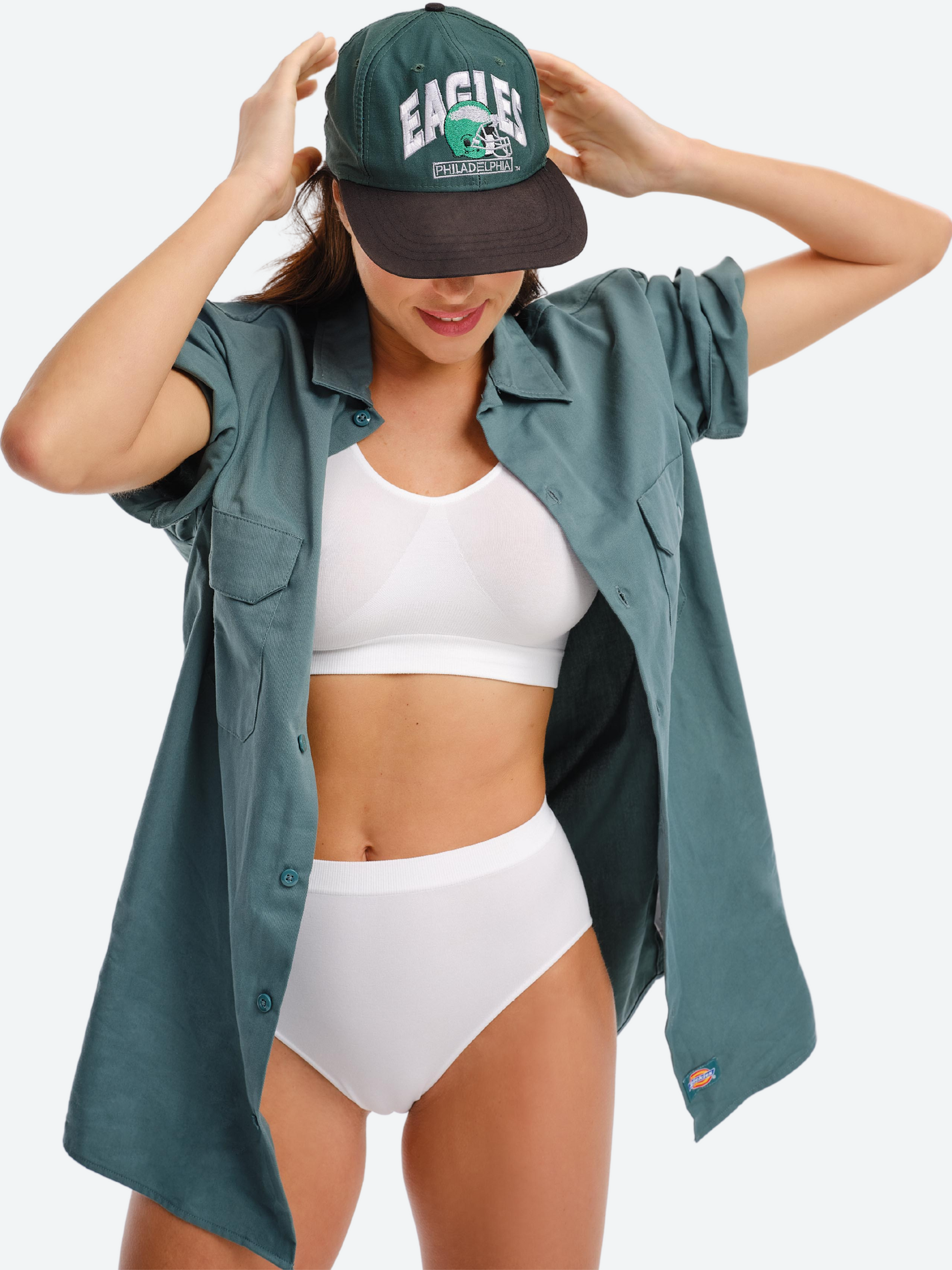 Slip vita alta in fibra di bamboo bianca, abbinato a reggiseno bianco sotto camicia verde.