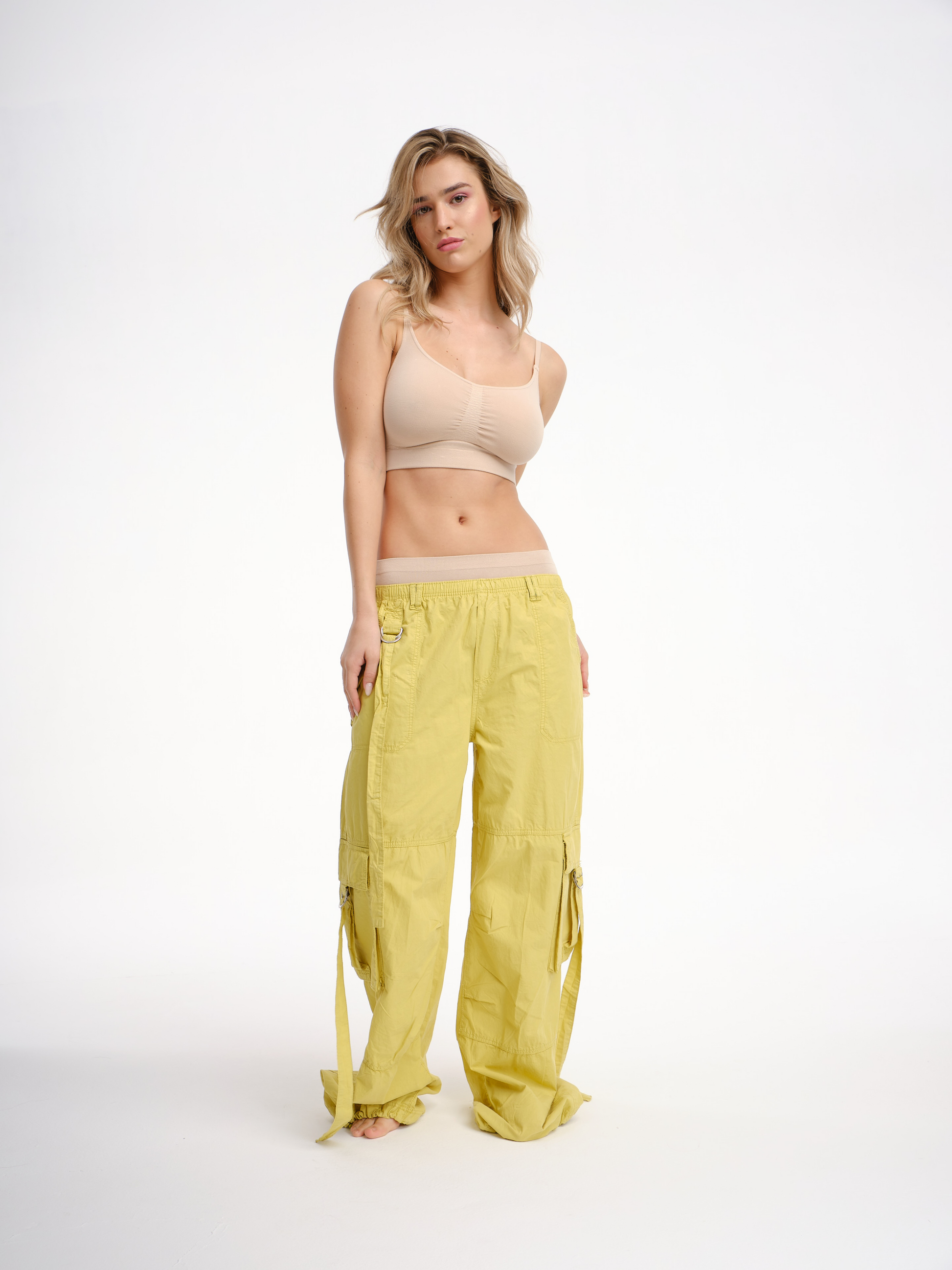 Bralette cipria con spalline regolabili in fibra di bamboo, effetto shape.