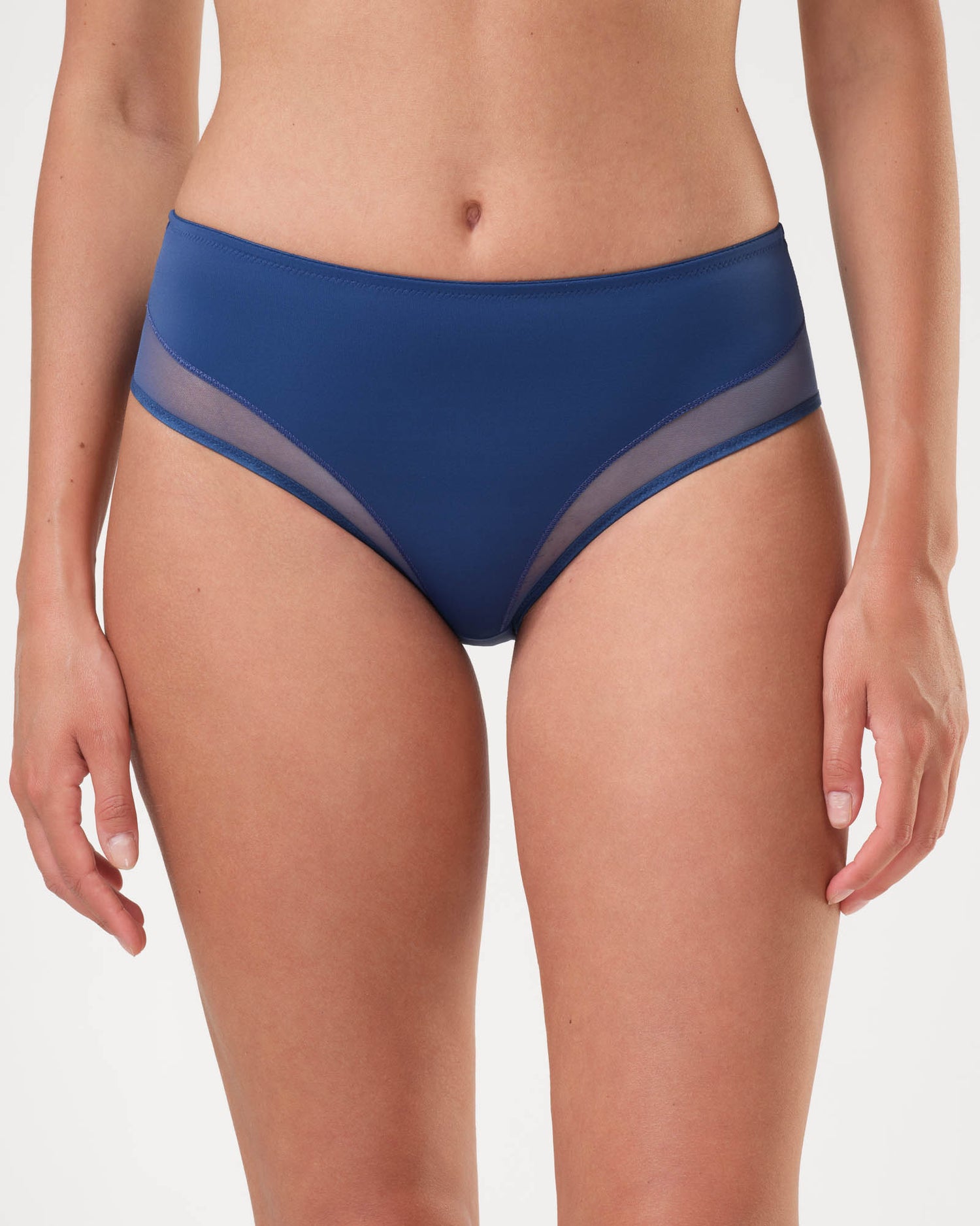 Slip in tessuto elasticizzato con inserti in  tulle