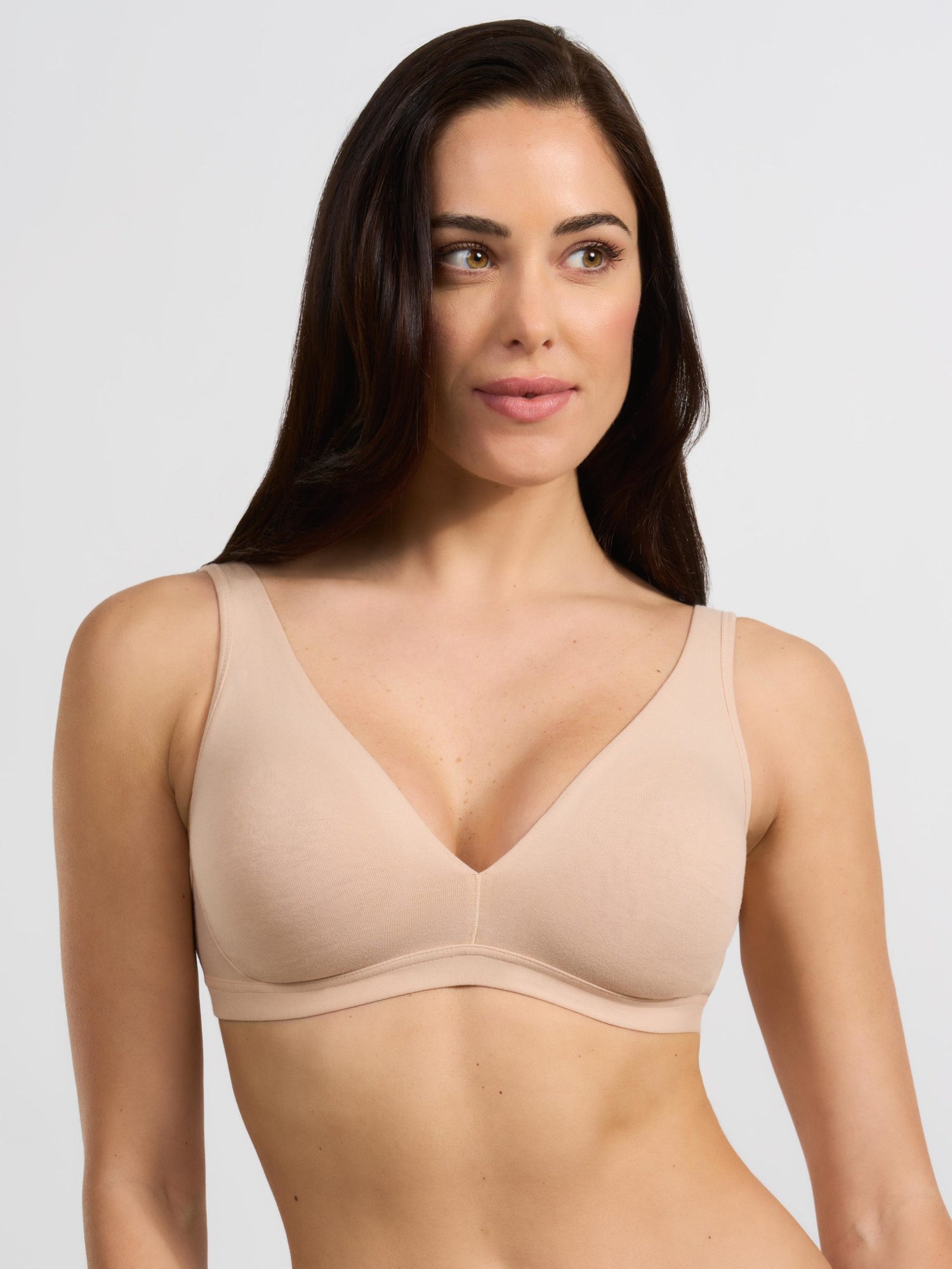 Reggiseno cotone elasticizzato nudo, modello vela con coppe preformate.