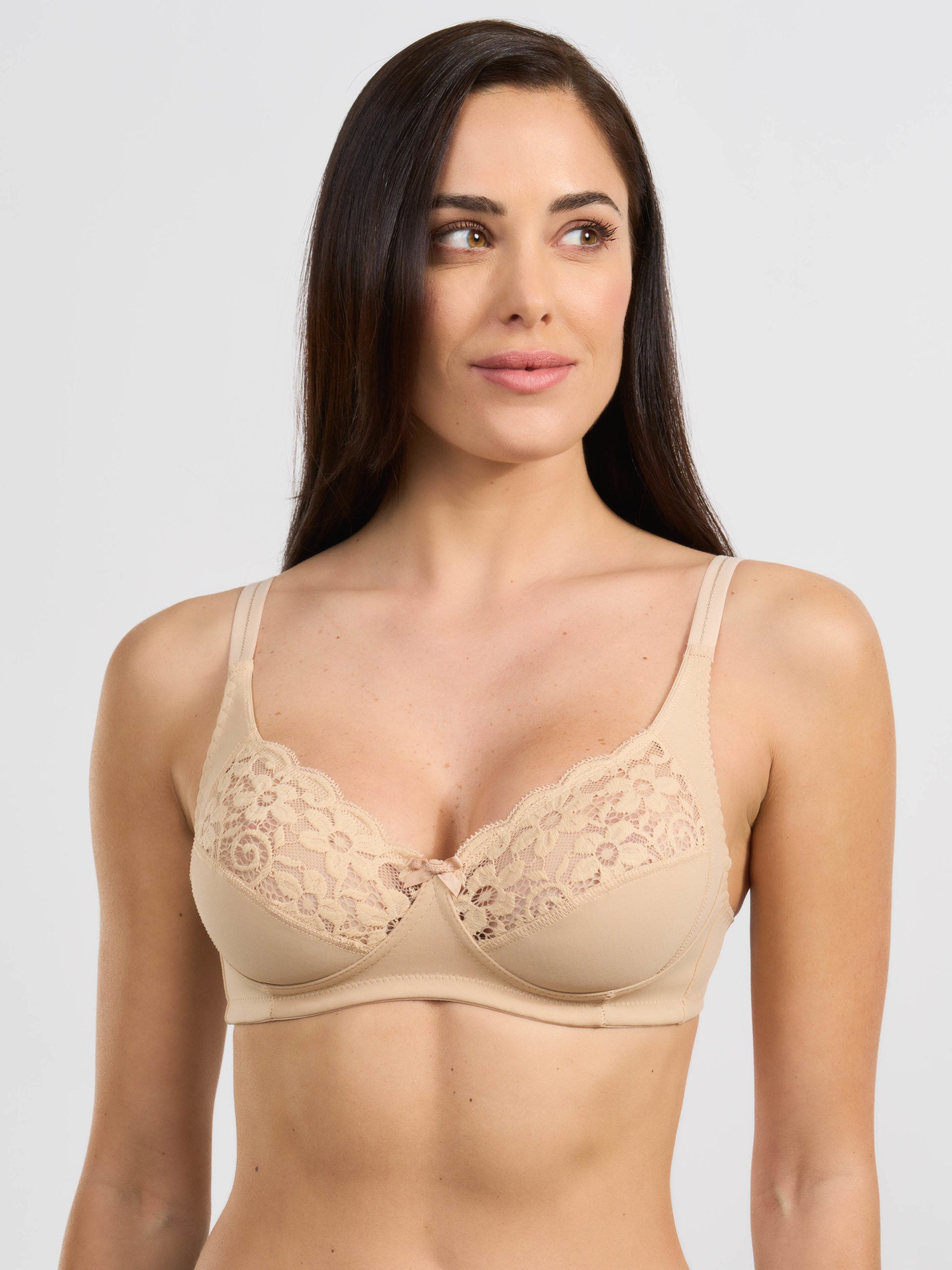 Reggiseno in tessuto nude con coppe in pizzo elastico, codice 2124.