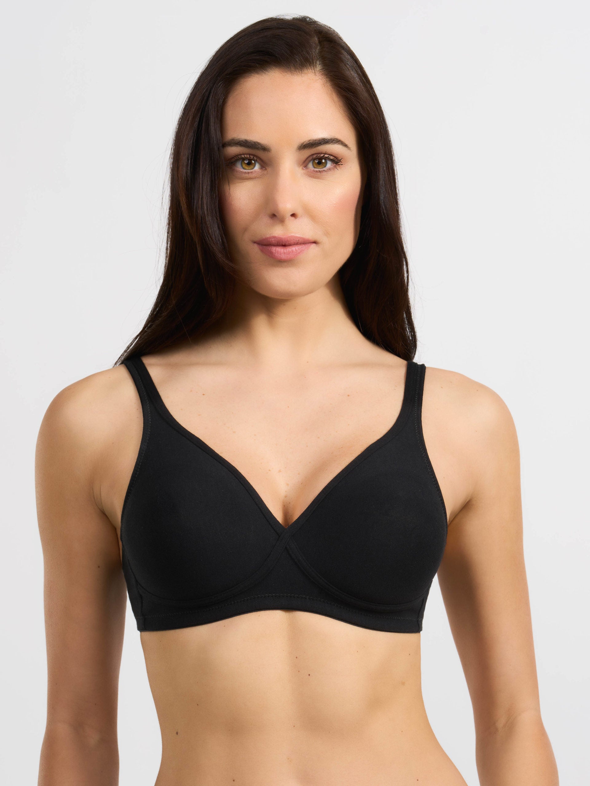 Reggiseno nero in cotone elasticizzato con coppe preformate, codice articolo 2177.