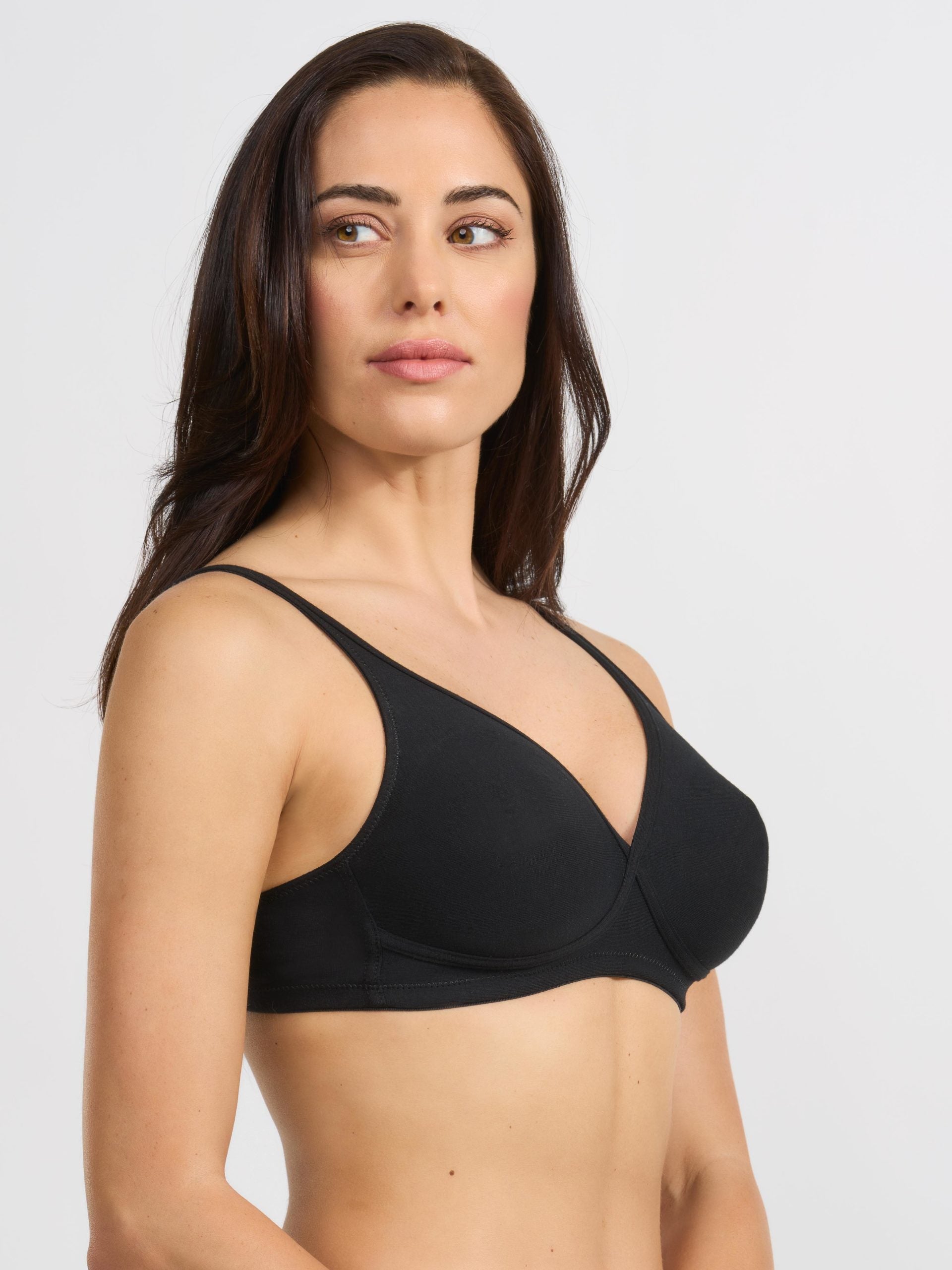 Reggiseno nero in cotone elasticizzato con coppe preformate, codice 2177.