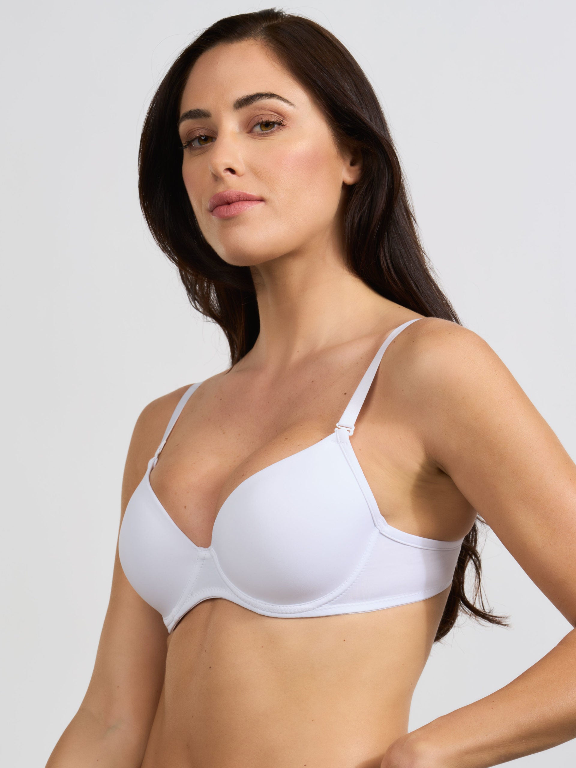 Reggiseno bianco balconcino imbottito con ferretto e spalline staccabili.