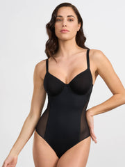 Body nero con ferretto, coppe Spacer 3D e inserti in tulle sui lati.