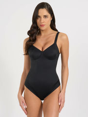 Body nero in microfibra con coppe preformate e spalline larghe.