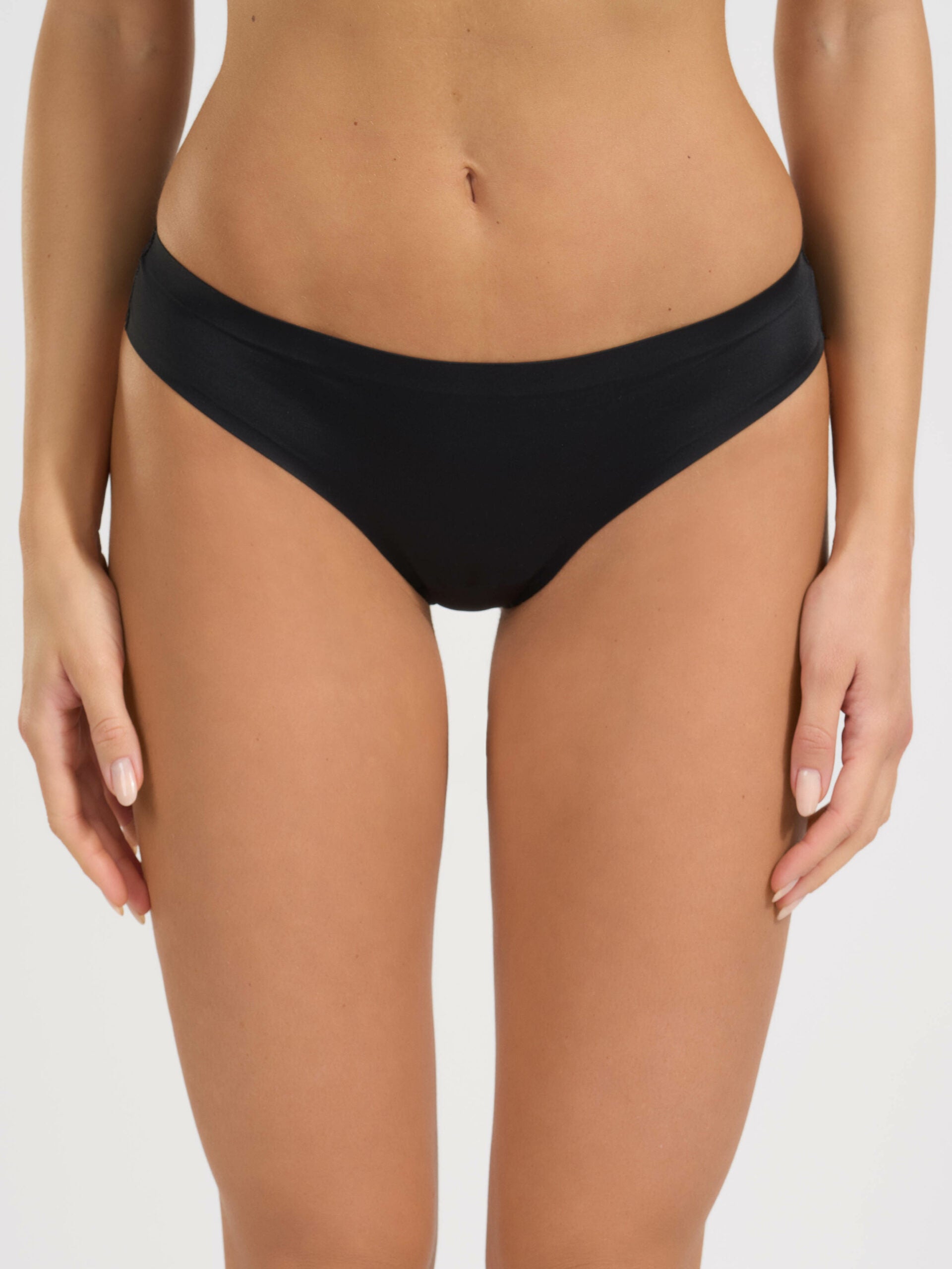 Brasiliana termonastrata nera in microfibra con dettagli in pizzo jacquardtronic.