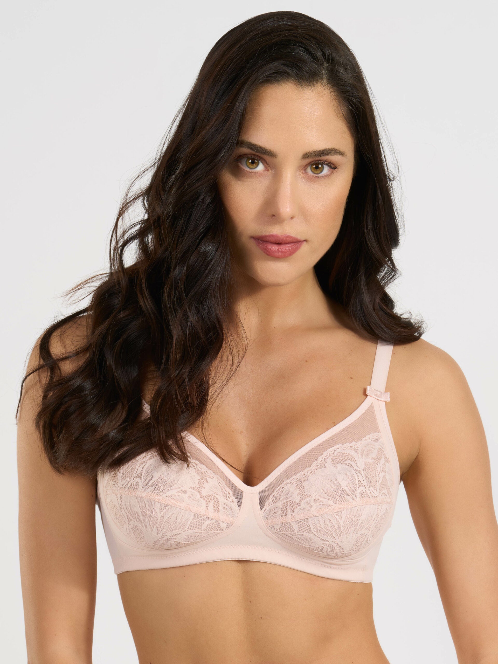 Reggiseno ALIDA in microfibra cipria con dettagli in pizzo jacquardtronic.