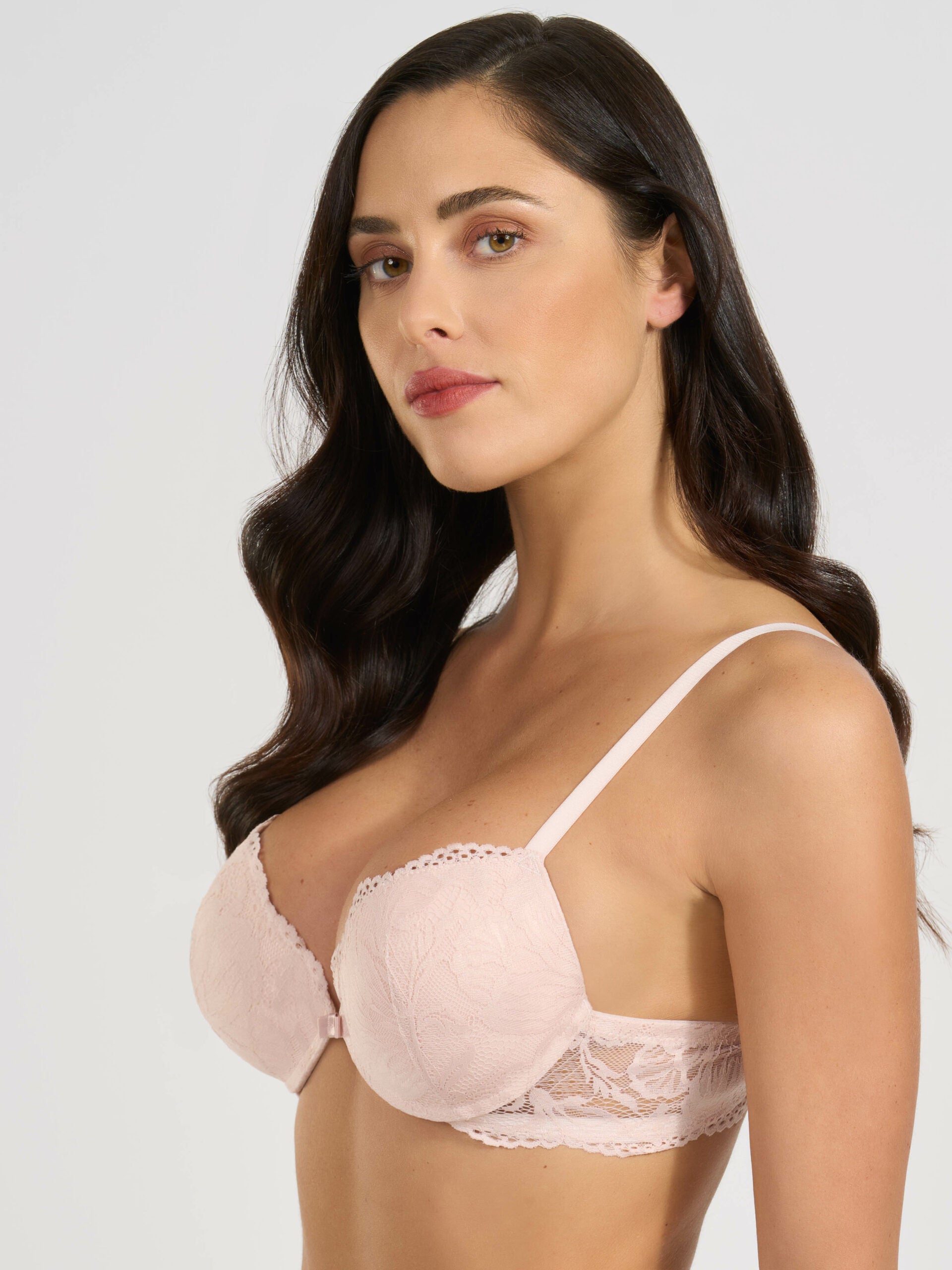 Reggiseno push up in pizzo jacquardtronic cipria con spalline sottili.