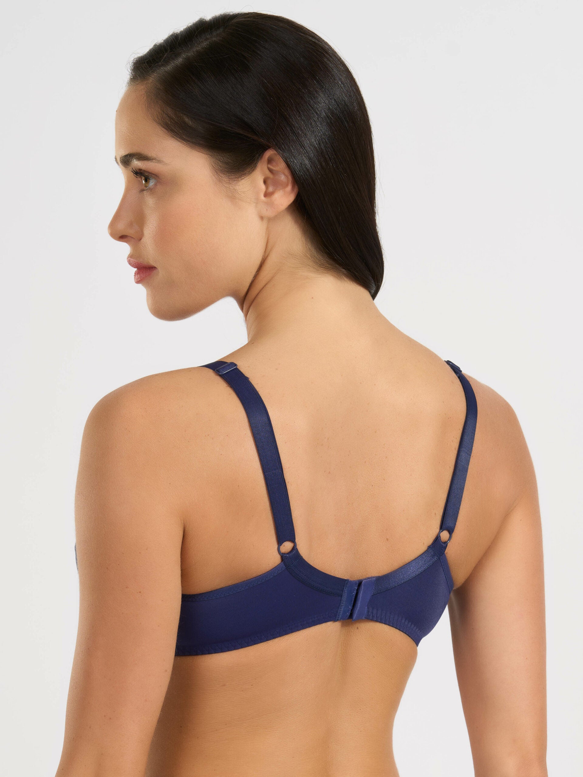 Reggiseno blu con ferretto, spalline regolabili e chiusura posteriore.