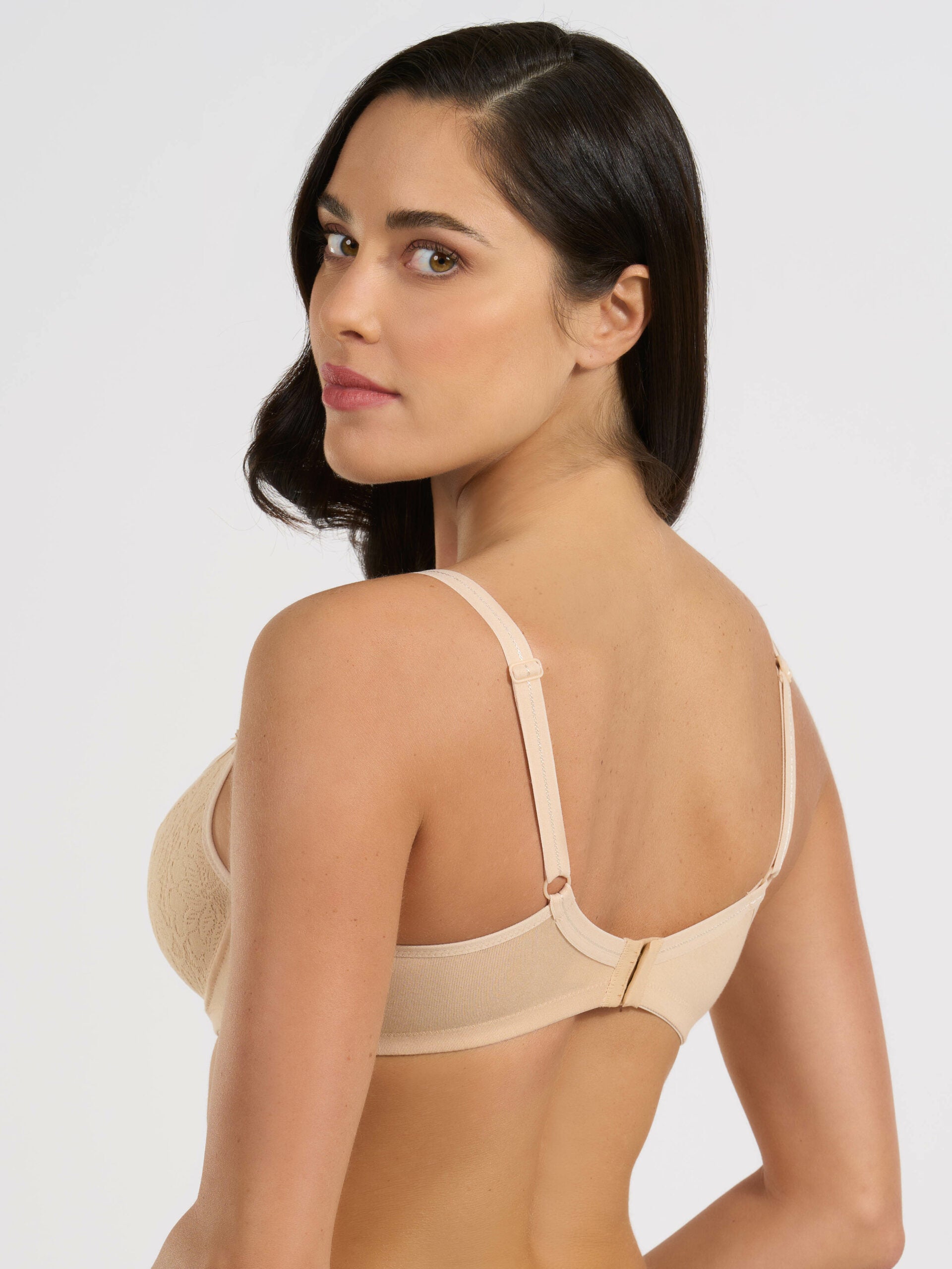 Reggiseno Greta con ferretto, cotone elasticizzato e pizzo, colore nudo, vista posteriore.