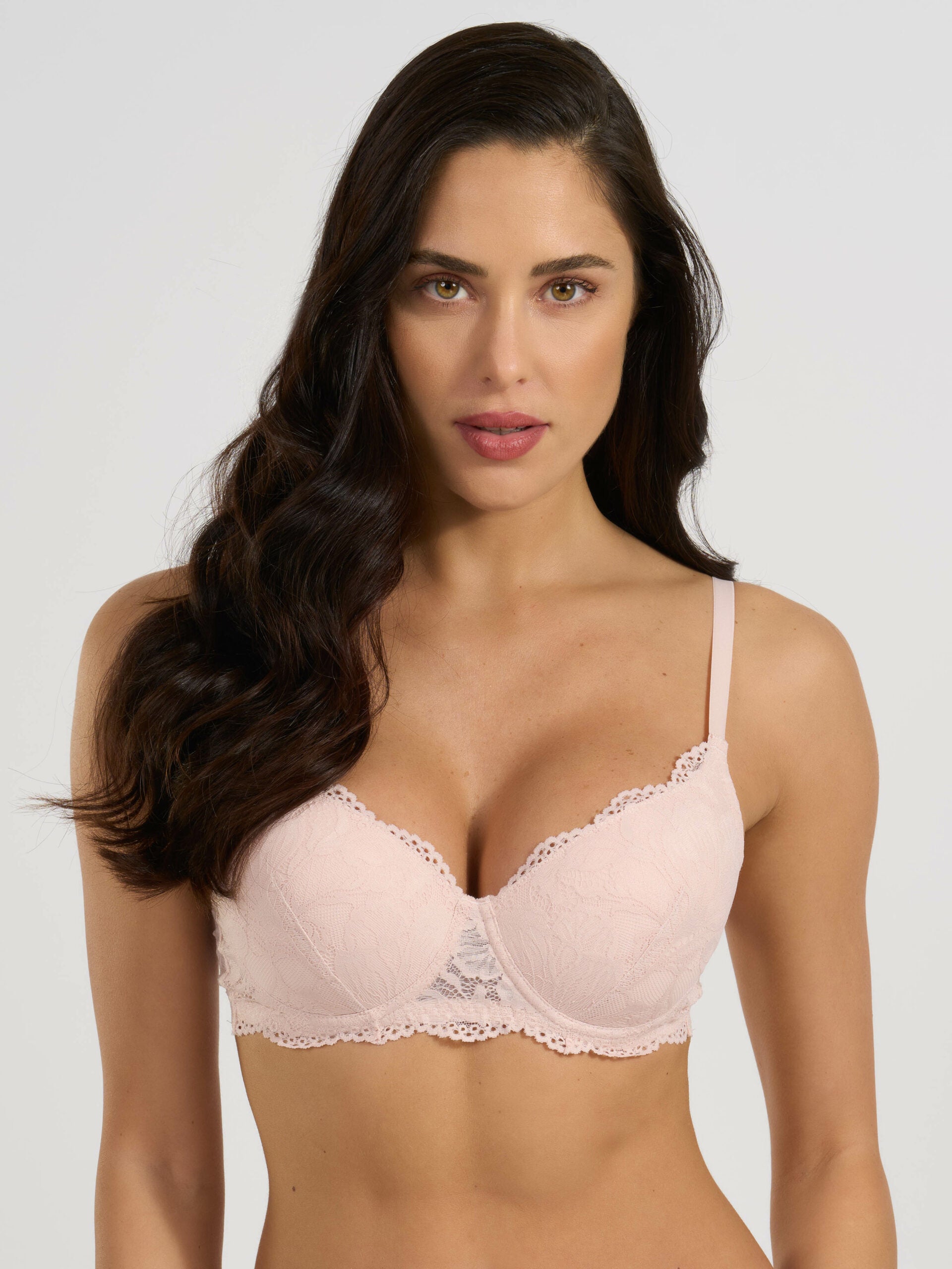 Reggiseno imbottito in pizzo jacquardtronic cipria con ferretto e spalline sottili.
