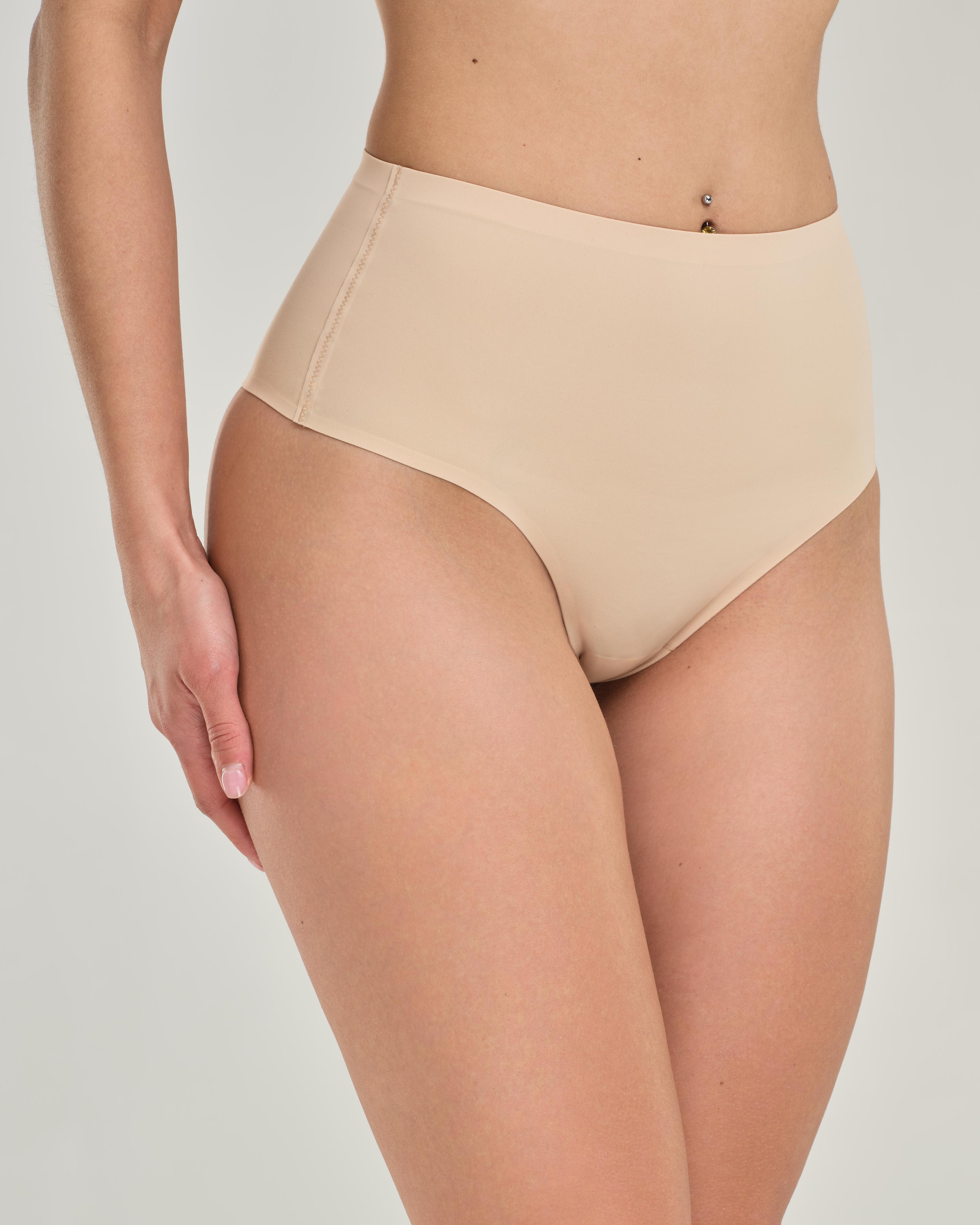 Guainetta modello brasiliana in microfibra elasticizzata, con finiture termonastrate nel girovita e nel girogamba.