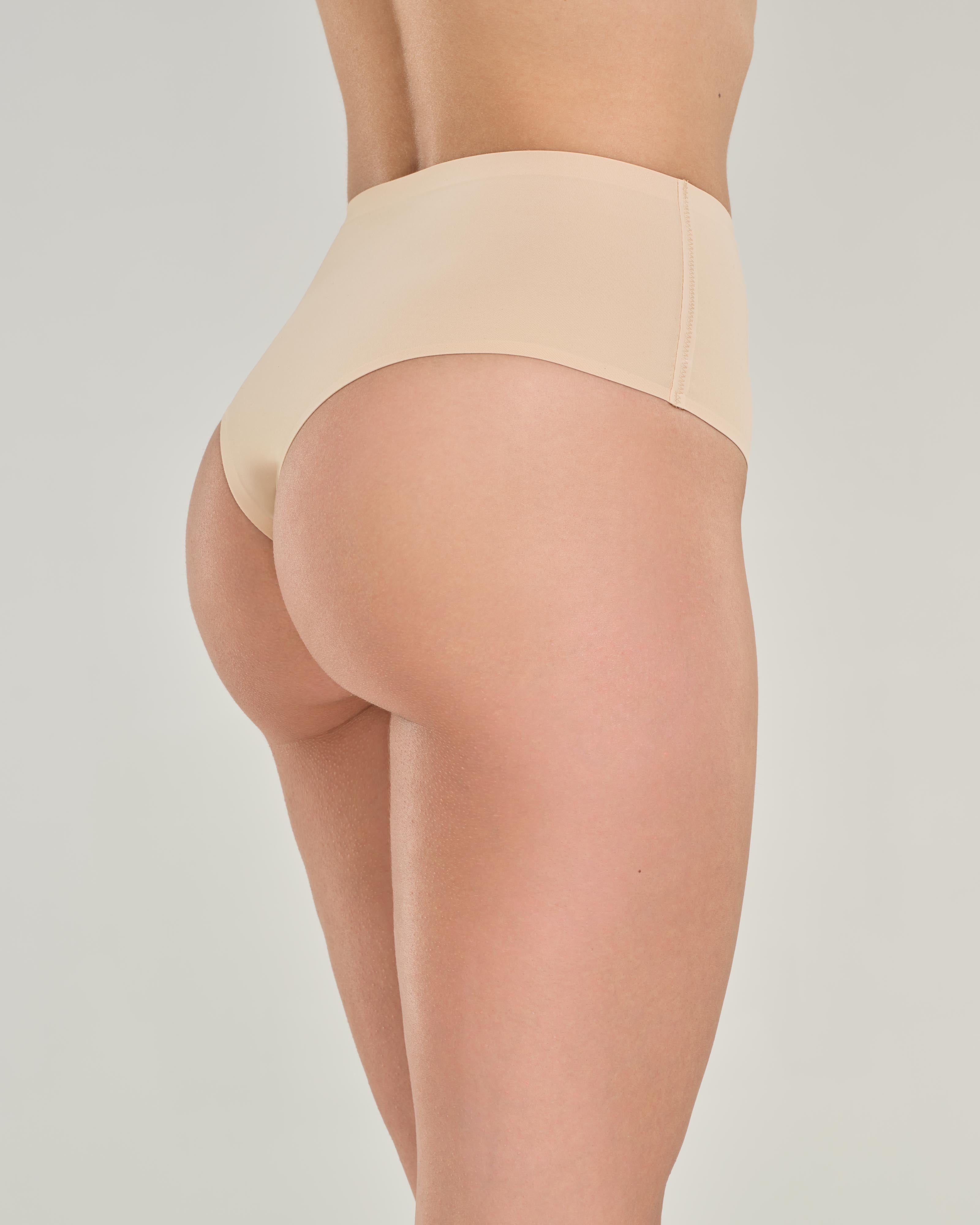 Guainetta modello brasiliana in microfibra elasticizzata, con finiture termonastrate nel girovita e nel girogamba.